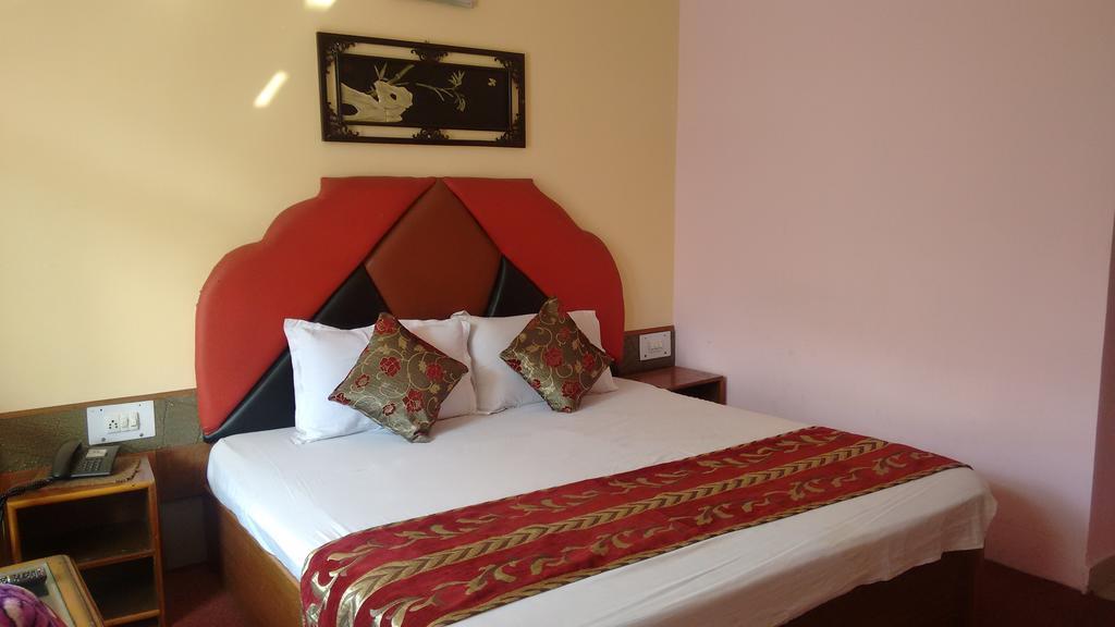 Chichoga Holiday Inn Manāli Habitación foto