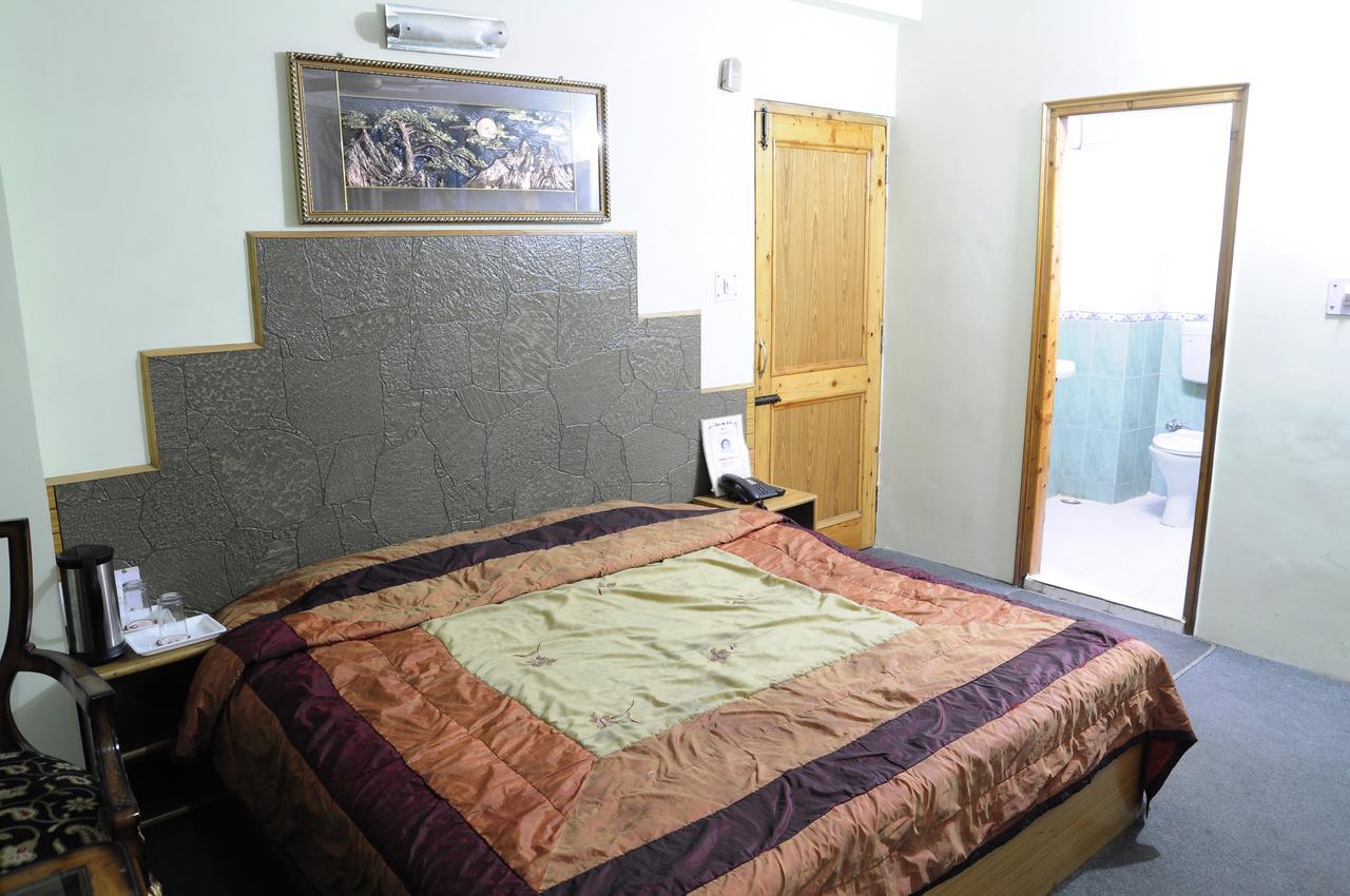 Chichoga Holiday Inn Manāli Habitación foto
