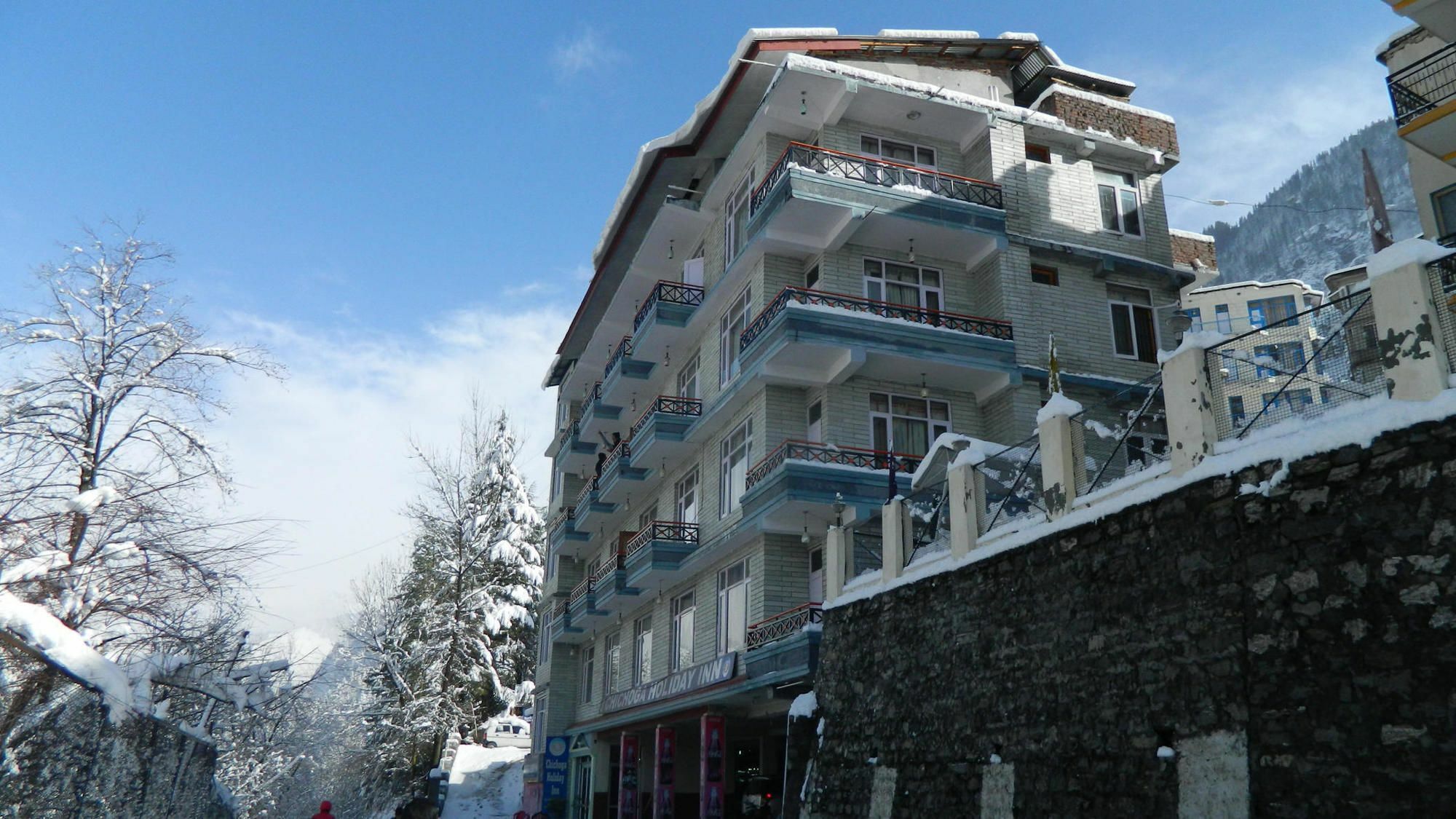 Chichoga Holiday Inn Manāli Exterior foto